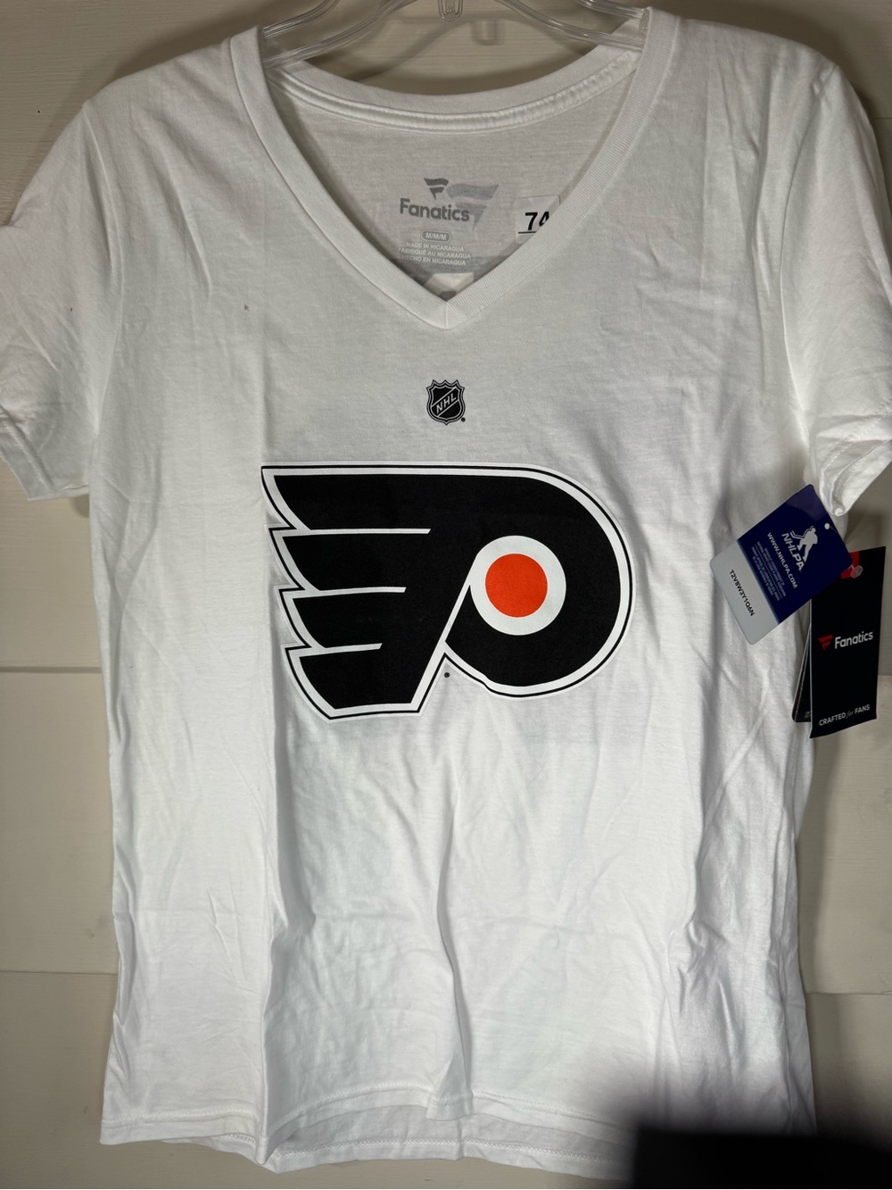Fanatics Women’s Philadelphia Flyers White V-Neck Tee